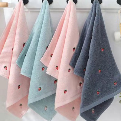 로페리아 딸기 자수 패턴 순면 타올(0217598)